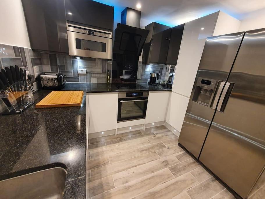 Luton Town Centre Executive Apartment Dış mekan fotoğraf