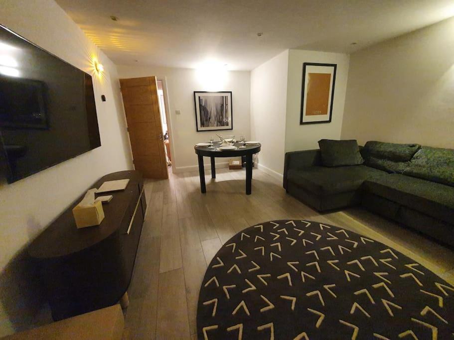 Luton Town Centre Executive Apartment Dış mekan fotoğraf